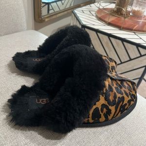 UGG  Leopard Slippers, black, Size 7
